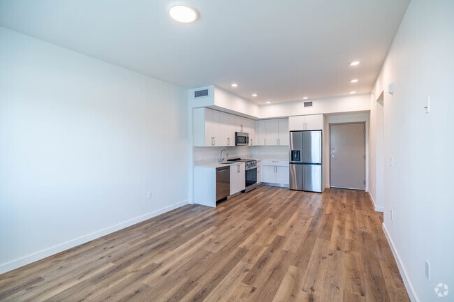 2 habitaciones, 2 baños - 970 pies cuadrados - Sala de estar/cocina - Adrian Builders at Eureka