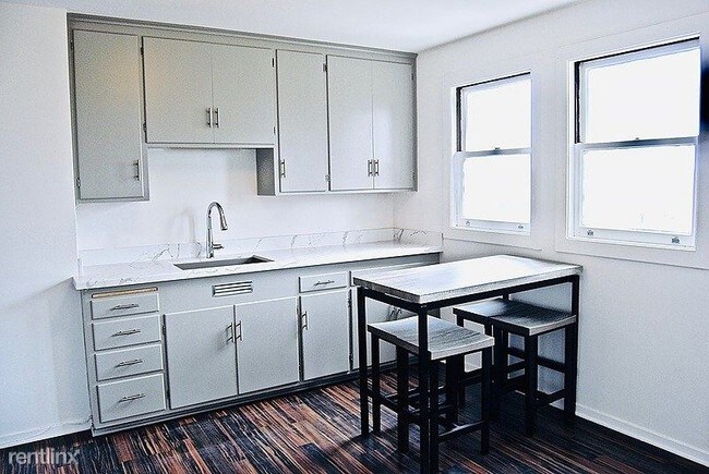 Foto del edificio - 1 br, 1 bath Apartment - 1383 45th Avenue