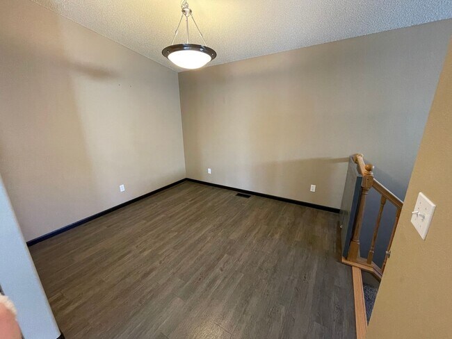 Building Photo - RENTAL PRICE REDUCTION - 3 Bed Twinhome in...