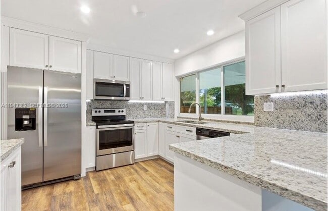 Building Photo - 17220 SW 83rd Ct