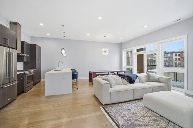 Foto del edificio - 725 W 17th St