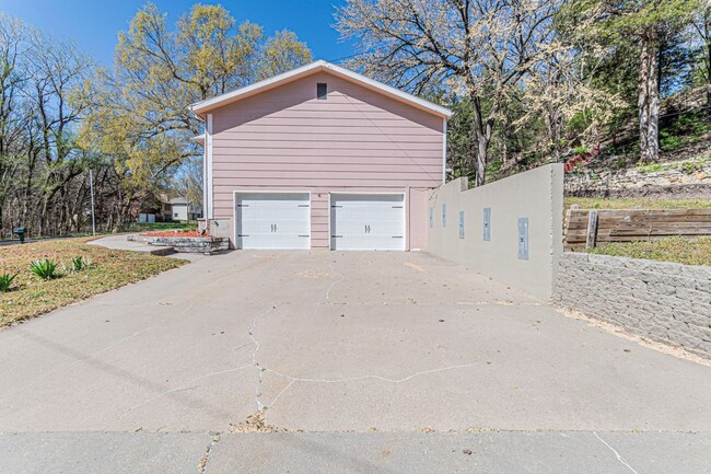 Foto del edificio - Spacious backyard