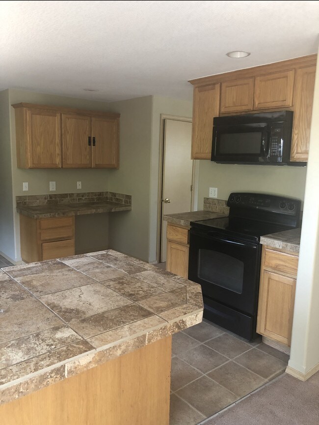 cocina - 115 Haylen Dr