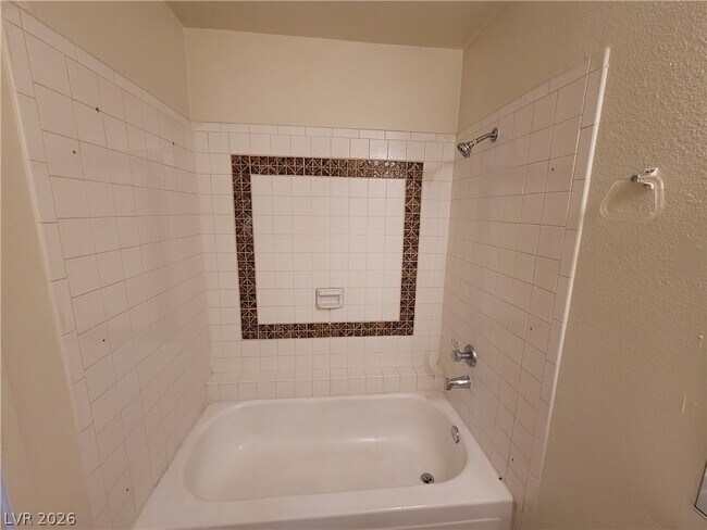 Foto del edificio - 4300 N Lamont St