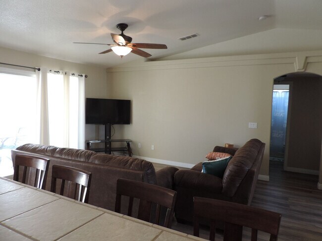 Foto del edificio - 818 Talley Ln