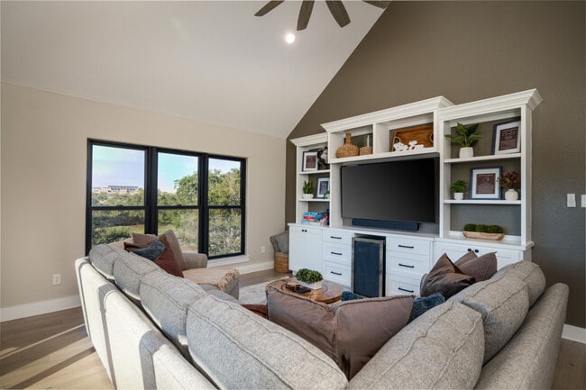 Foto del edificio - 100 Moss St