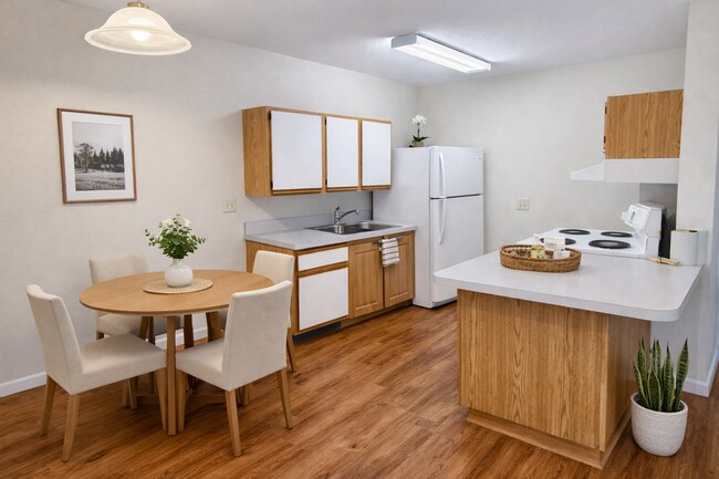 Foto del edificio - 1728 W Market St