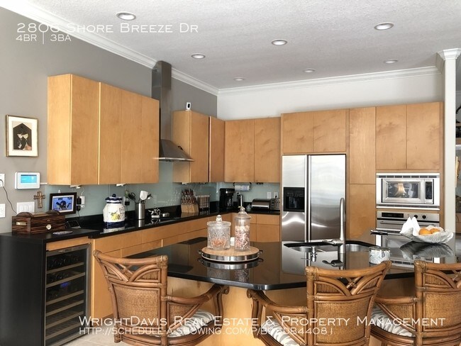Foto del edificio - 2806 Shore Breeze Dr