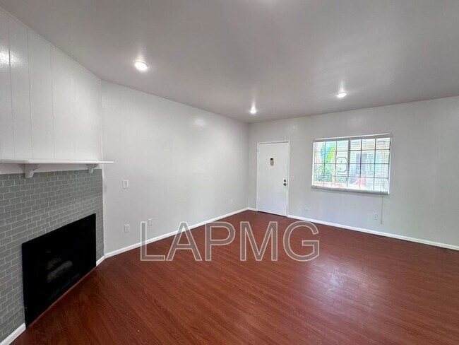Building Photo - 5435 Bellingham Ave