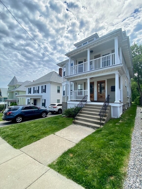 Building Photo - 28 S Munroe Terrace