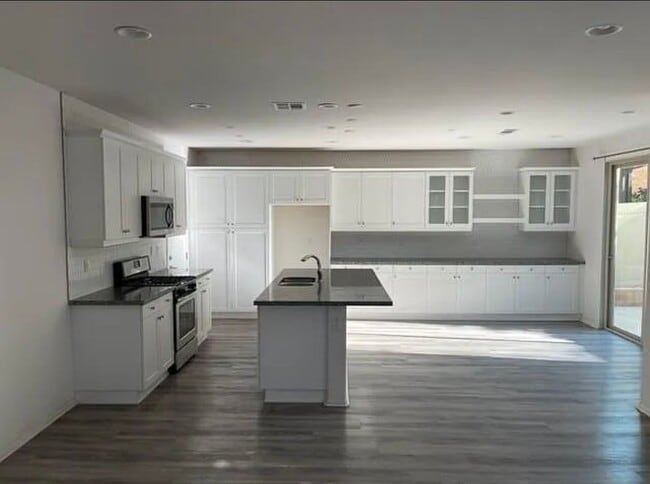 Building Photo - 2816 Palma Cir