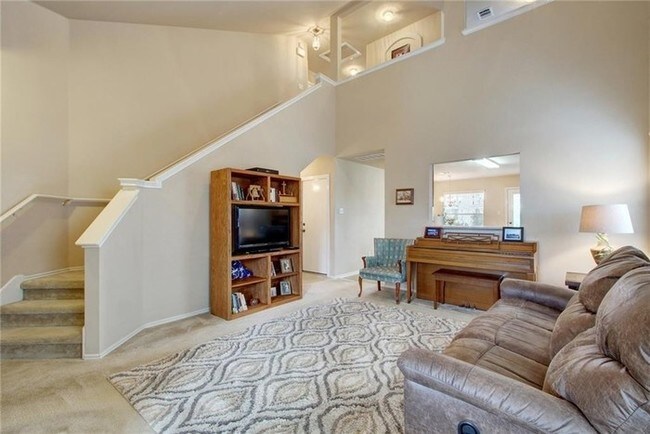 Building Photo - Wonderful Home in Highland Park neighborhood.