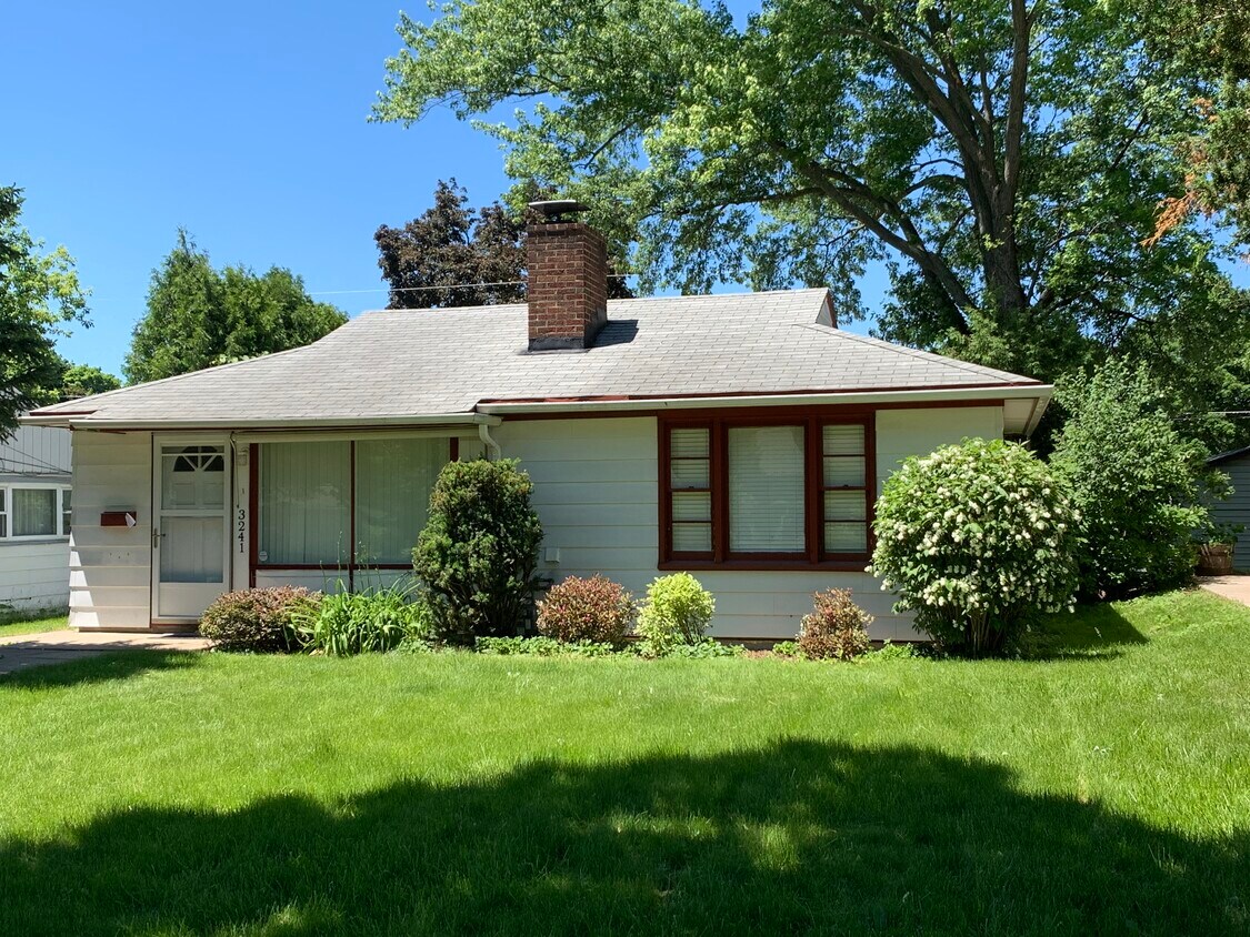 3241 N 83rd St, Milwaukee, WI 53222 House Rental in Milwaukee, WI