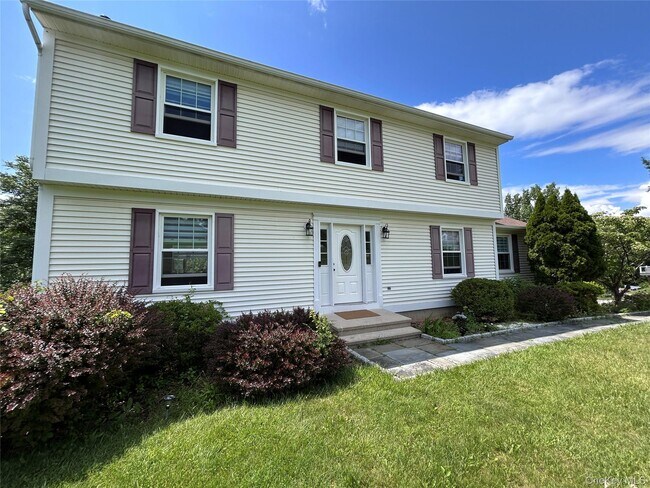 Building Photo - 86 Somerset Dr