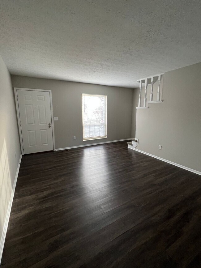 Foto del edificio - Updated 2 Bedroom 1.5 Bathroom Condo with ...