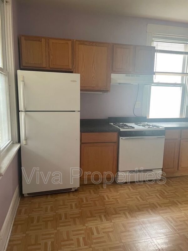 Building Photo - 1631 N Kimball Ave
