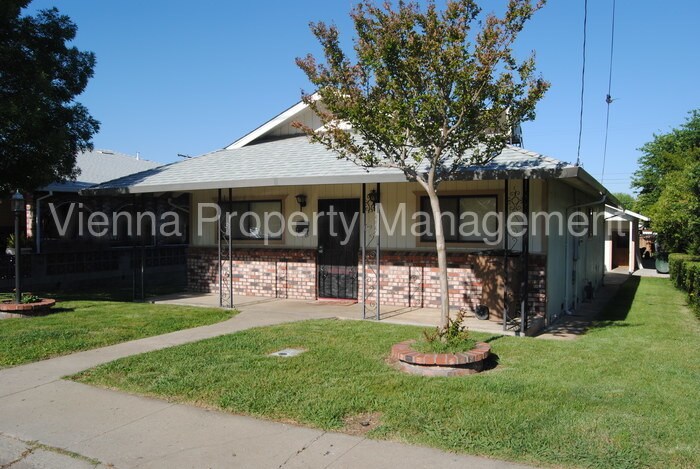 Primary Photo - 444 L St