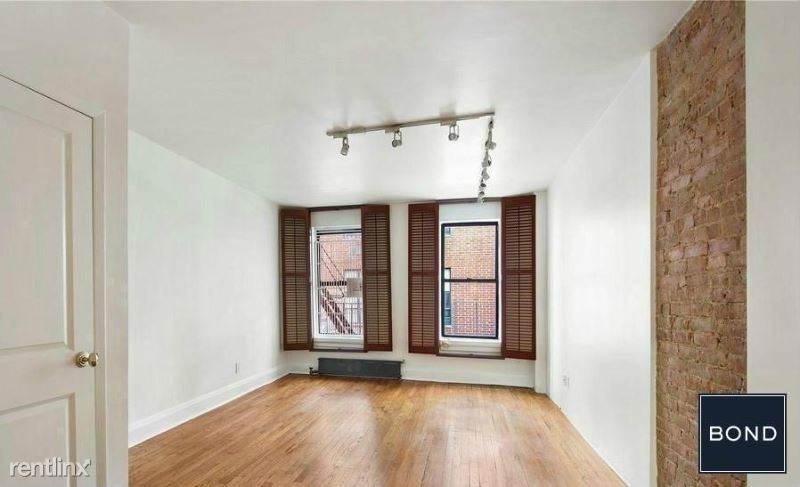 Building Photo - 242 E 87th St