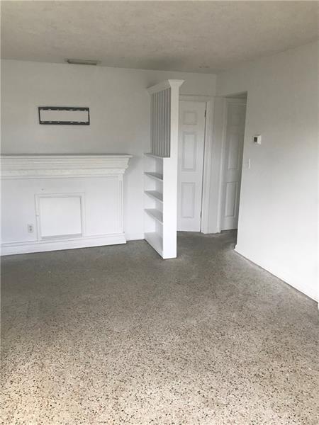 Foto del edificio - 134 W Blue Heron Blvd