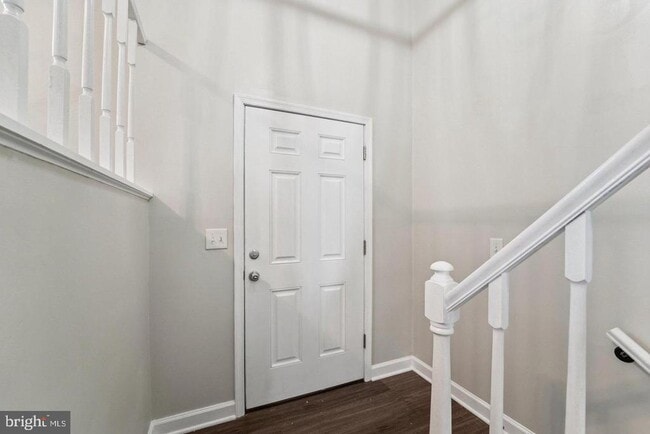 Building Photo - 308 Raussell Pl