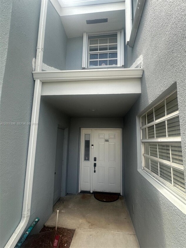 Building Photo - 2005 SE 27th Dr