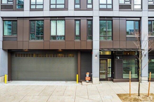 Building Photo - Amara