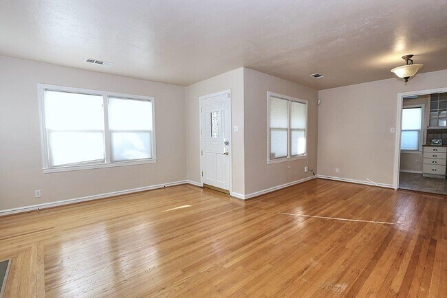 Foto del edificio - 1817 27th St