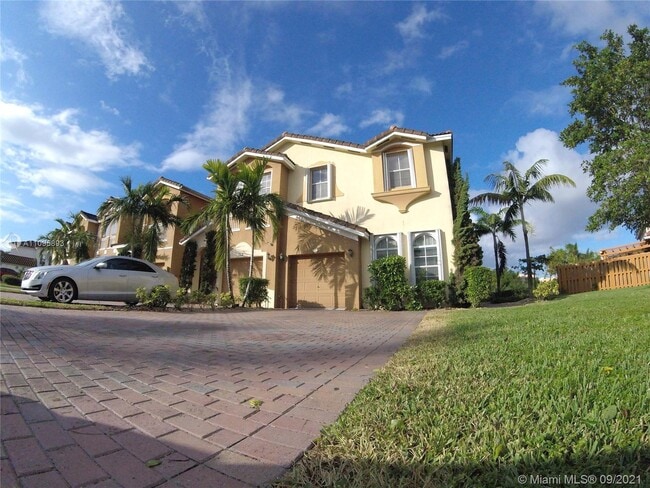 Foto del edificio - 990 NW 99th Ct
