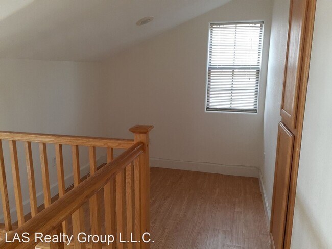 Building Photo - 3 br, 2.5 bath House - 138 Gryffin Ave.