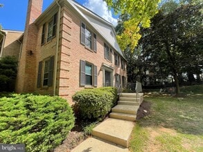 Building Photo - 7609 Dominion Dr