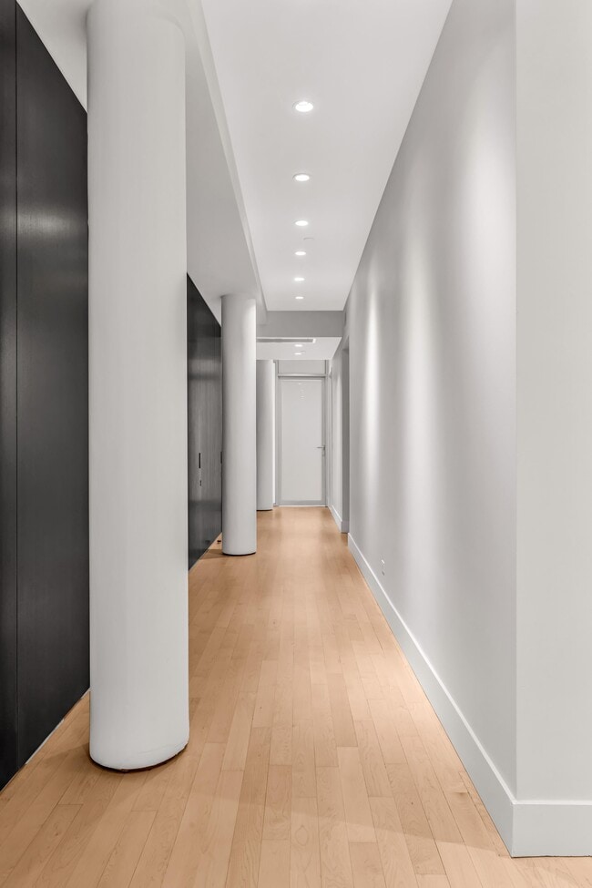 Building Photo - 144 W 18th St