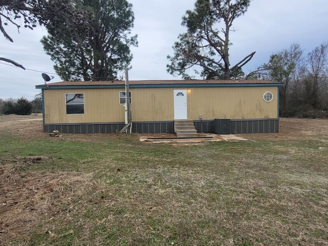 1047 CR NE 2010 House Rental in Mount Vernon, TX