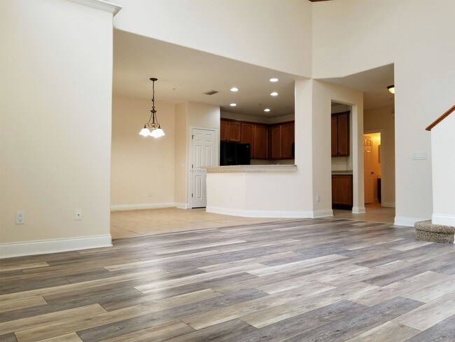 Building Photo - 7267 Regina Way