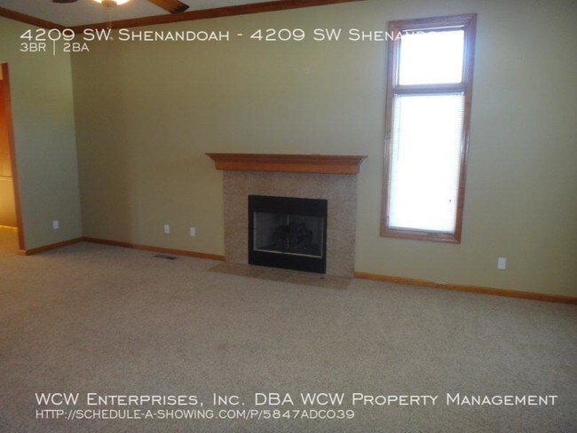 Building Photo - 4209 SW Shenandoah Rd