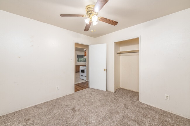 Building Photo - 1816 E Tucker Blvd