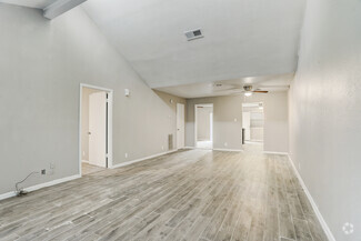 Building Photo - 200 E Ash St