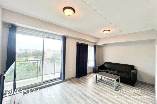 Building Photo - Modern 2-Bedroom, 2-Bath Condo – Prime Wat...