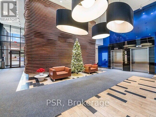 Building Photo - 111 Bathurst St