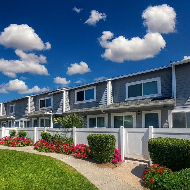 Building Photo - Charlmont Village Apartments