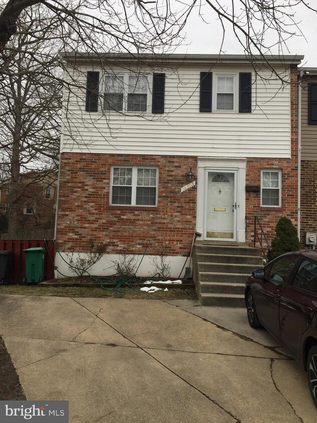 Foto principal - 15113 Kalmia Dr