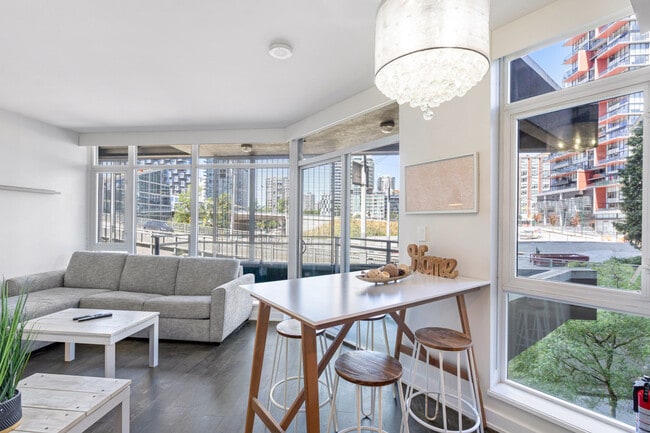 Building Photo - 1372 Seymour St