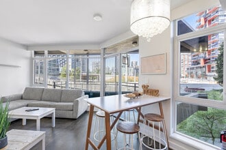 Building Photo - 1372 Seymour St