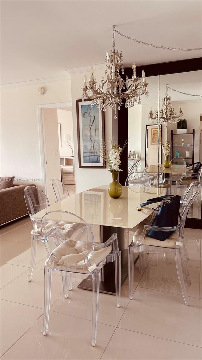 Foto del edificio - 3675 N Country Club Dr