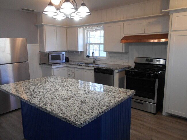 Building Photo - 2614 31st St