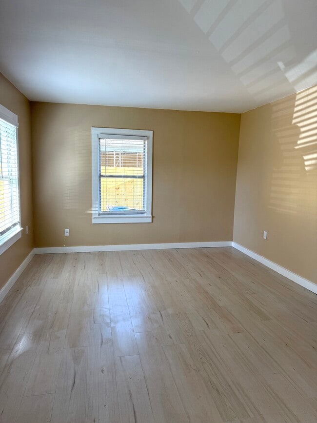 Foto del edificio - 1602 Drake Ave