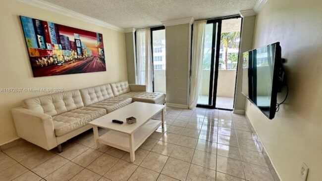 Building Photo - 1623 Collins Ave