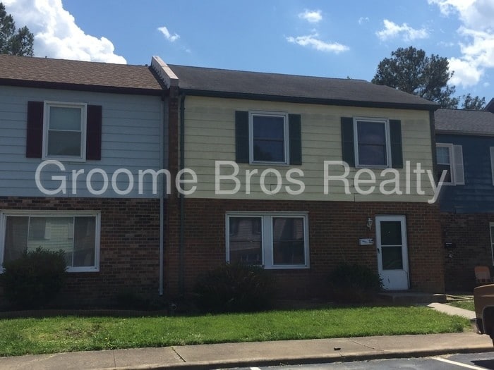 Woodpost Townhome House Rental in Henrico, VA