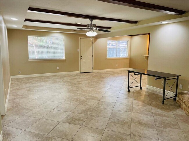 Building Photo - 3310 Glen Spring Dr