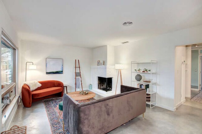 Building Photo - 4908 Cibola Way