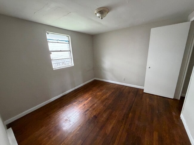 Photo - 6001 California Avenue - B Apartment